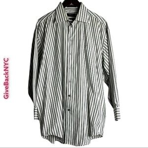 𝅺CLAIBORNE Button down Dress Shirt in Size XL